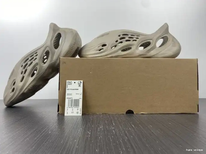 hype Sage RNNR Foam Yeezy Stone Adidas GX4472 0514